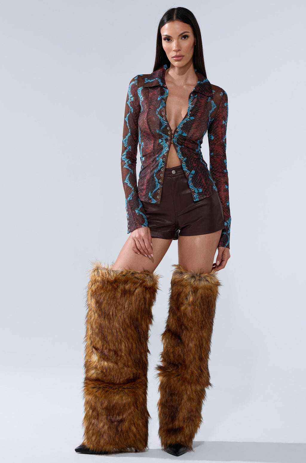 CALLIE FAUX LEATHER SHORT IN BURGUNDY